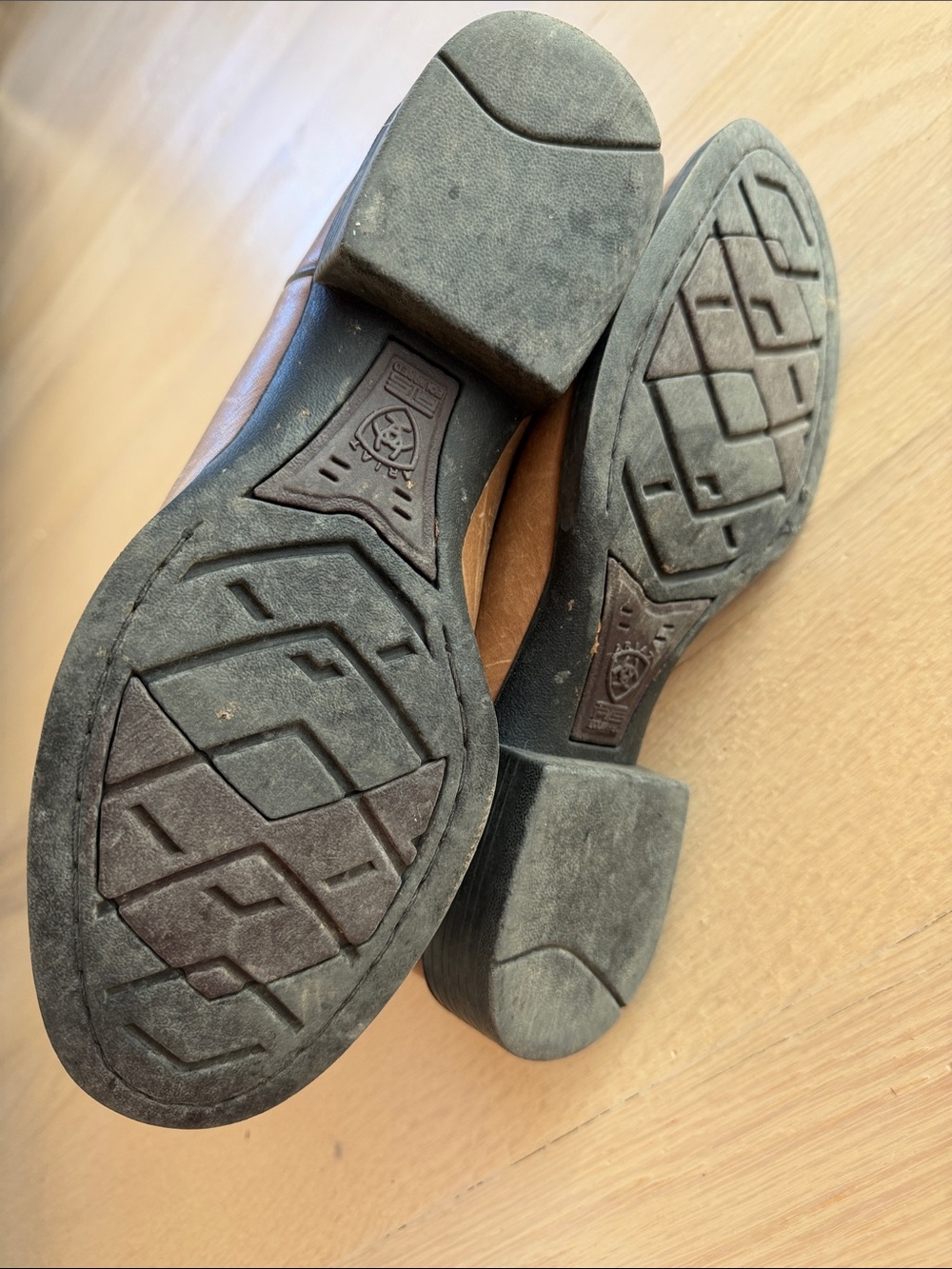 Ariat - Picture 10 of 10